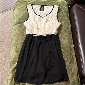 Charlies Sleveless Ivory and Black Dress
